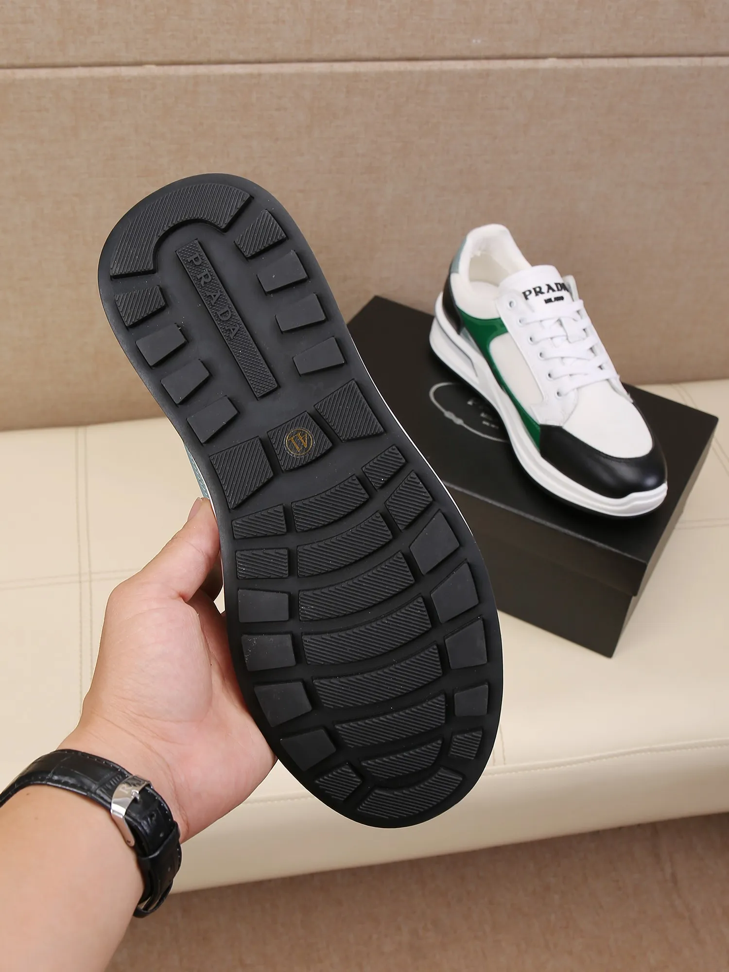 Batch 440 🕷️🕷️【PRADA】Prada's new men's fashionable casual shoes🇨🇳original quality, high-end boutique💯exquisite details,🌶🌶original lightweight, wear-resistant and non-slip original outsole, comfortable to wear🎋classic craftsmanship, fine workmanship, worth owning Code number: 38-44 Large quantities in stock